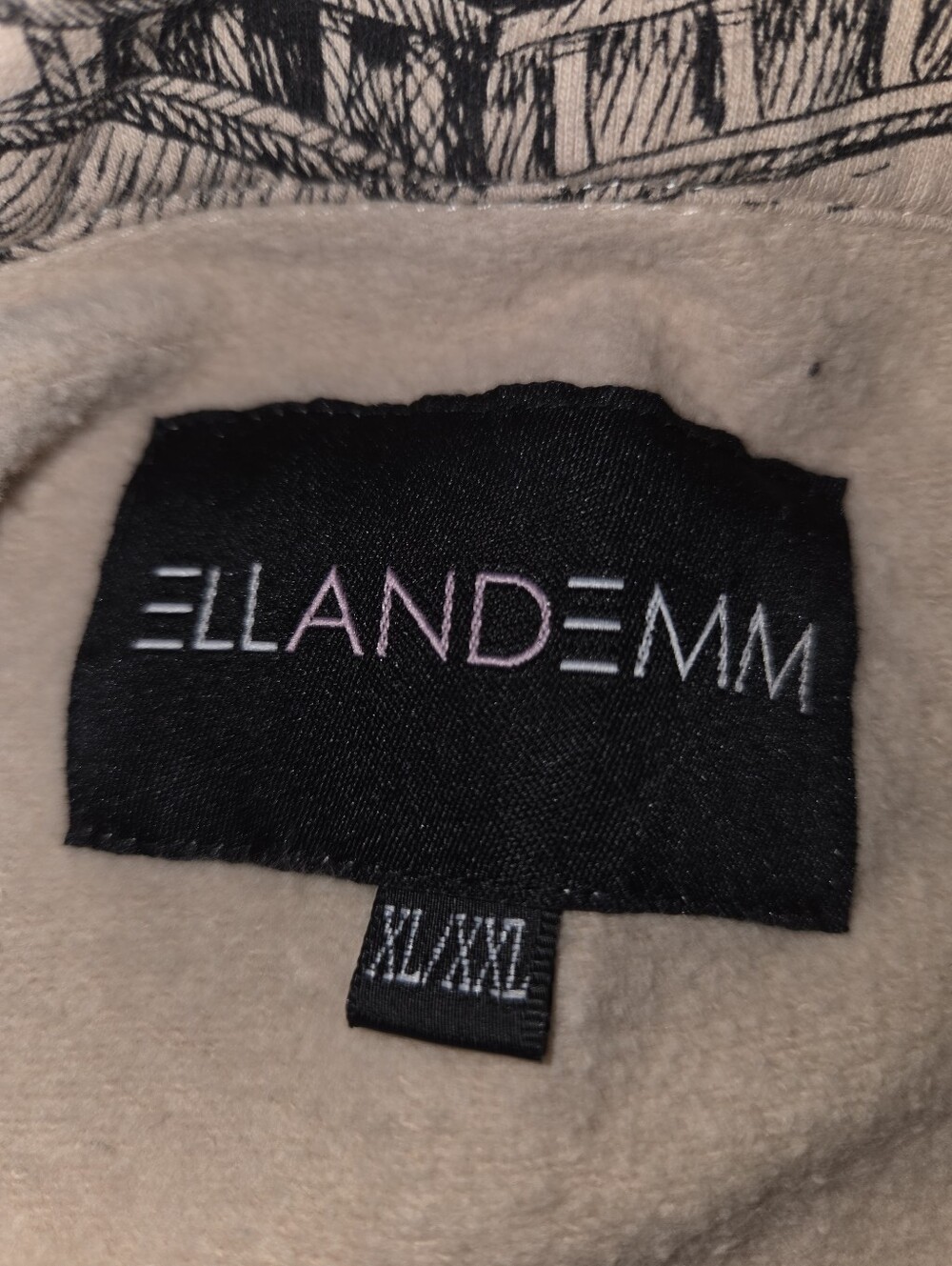 Ellandemm Woman J'Adore L'Amour Beige Quarter-Zip Scenic Hoodie - Picture 6 of 7